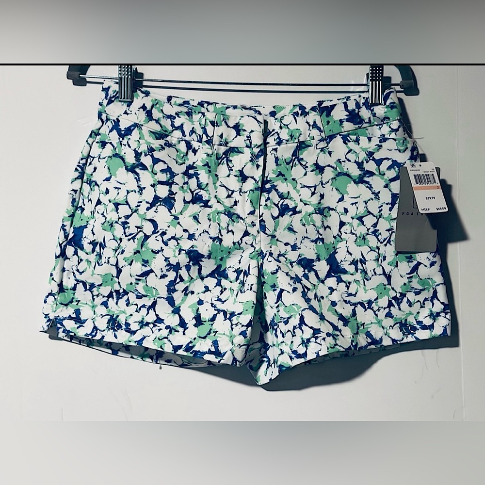 PGA TOUR APPAREL Women's Golf Shorts
Size 2